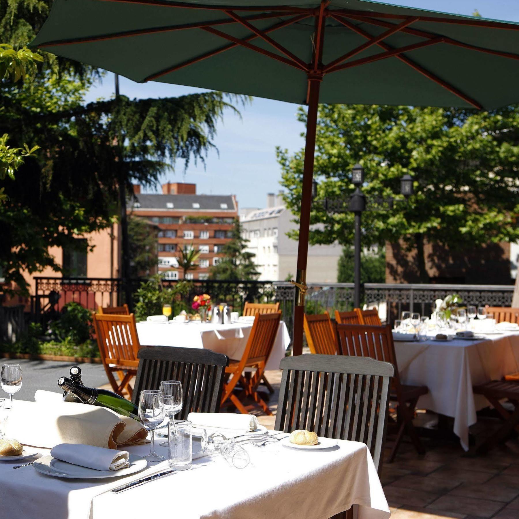 Ayre Hotel Alfonso II Oviédo Exterior foto